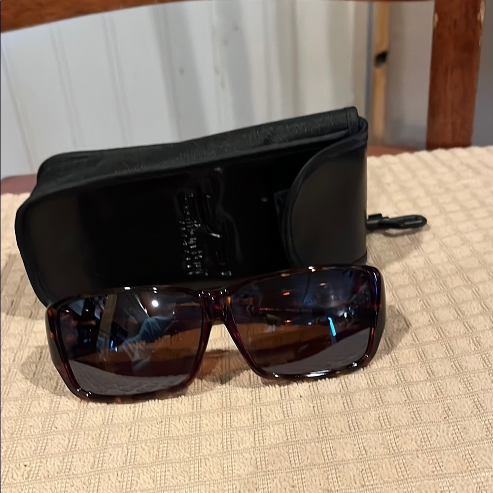 Stylish Fitover Sunglasses with Case